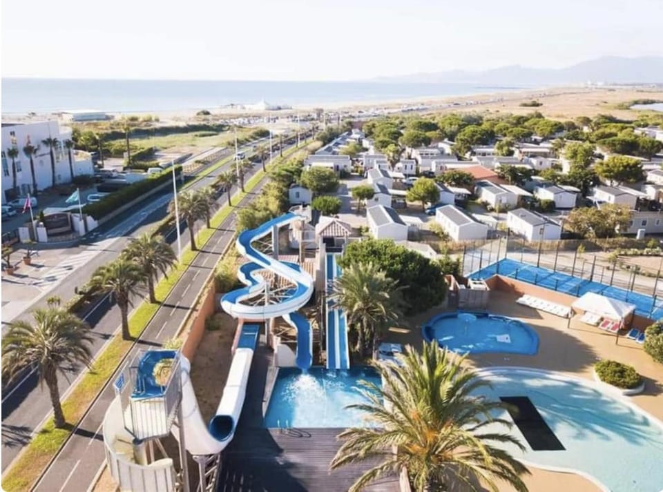 Bird's eye view, Aqua park, Pool view, Sea view, Swimming pool