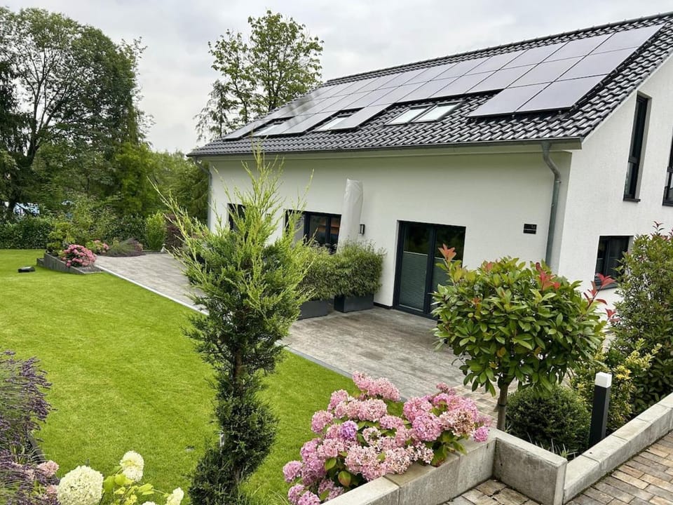 Property building, Garden, Garden view