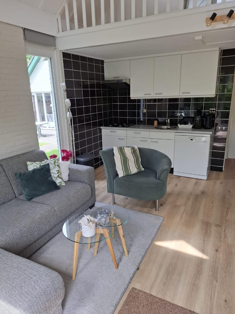 Kitchen or kitchenette, Seating area