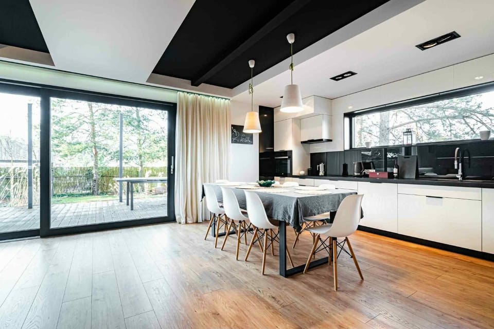 Kitchen or kitchenette, Dining area, dishwasher, stove