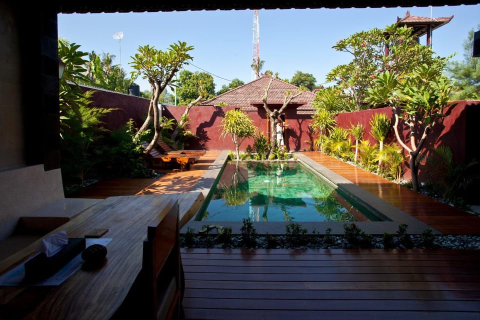Swimming pool