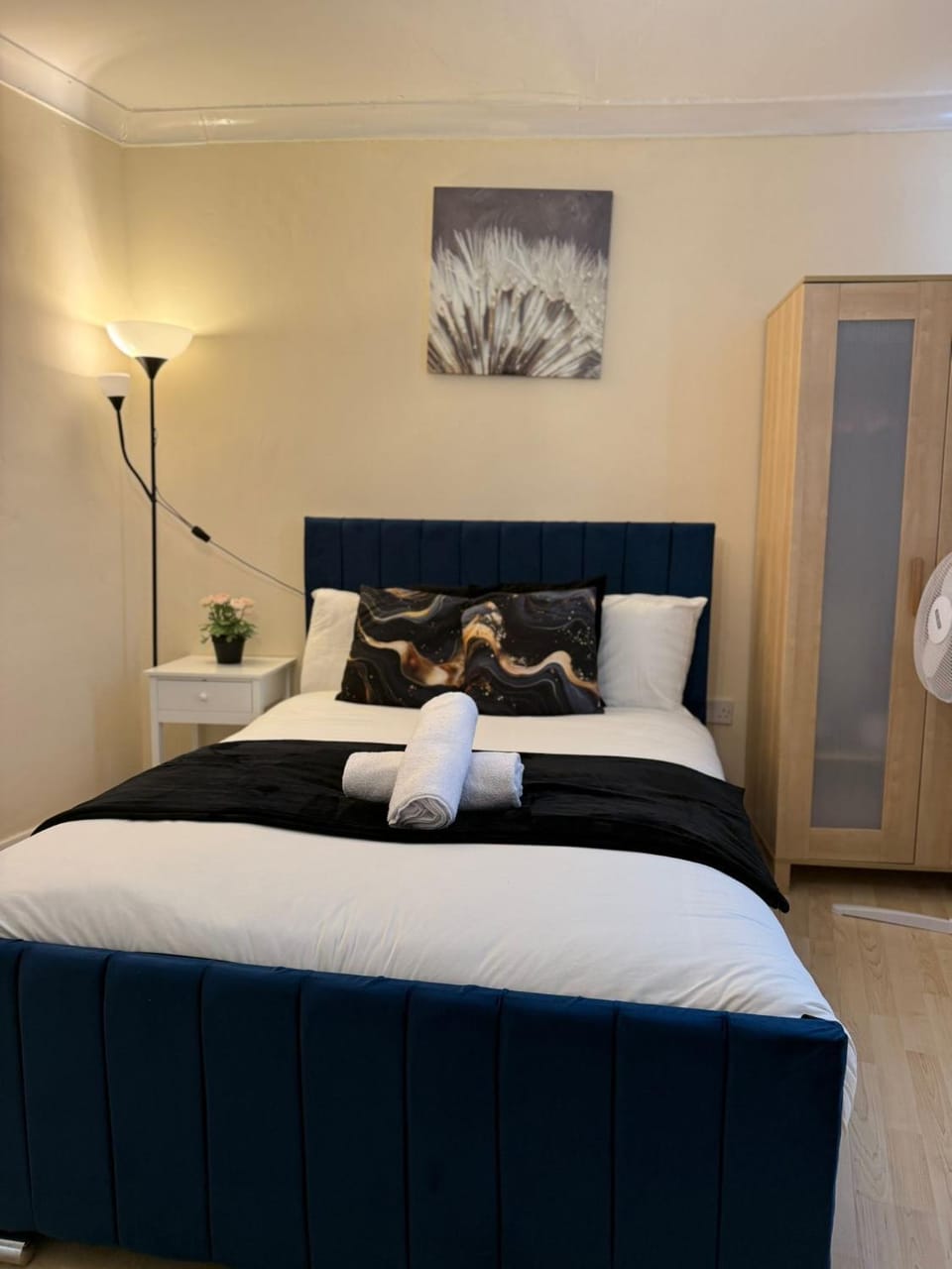 Double bed Quinton ,Studio Fast WiFi,Netflix, No deposit Required Apartment in Birmingham