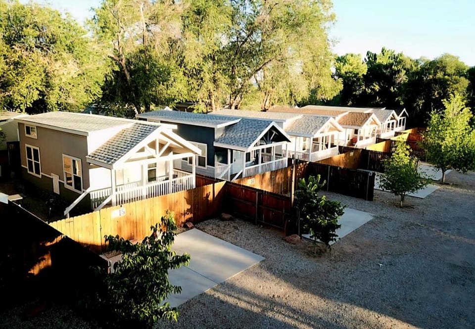 Property building, Neighbourhood, Bird's eye view, Street view