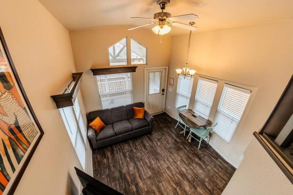 Bird's eye view, Living room, Seating area, Dining area, pet friendly