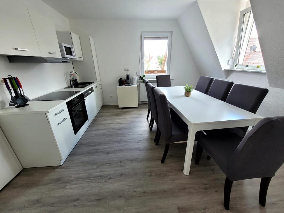 Dining area, kitchen