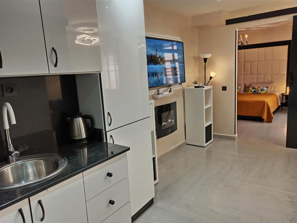 Coffee/tea facilities, Kitchen or kitchenette