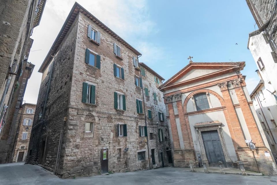 Property building, Neighbourhood, Landmark view, Street view