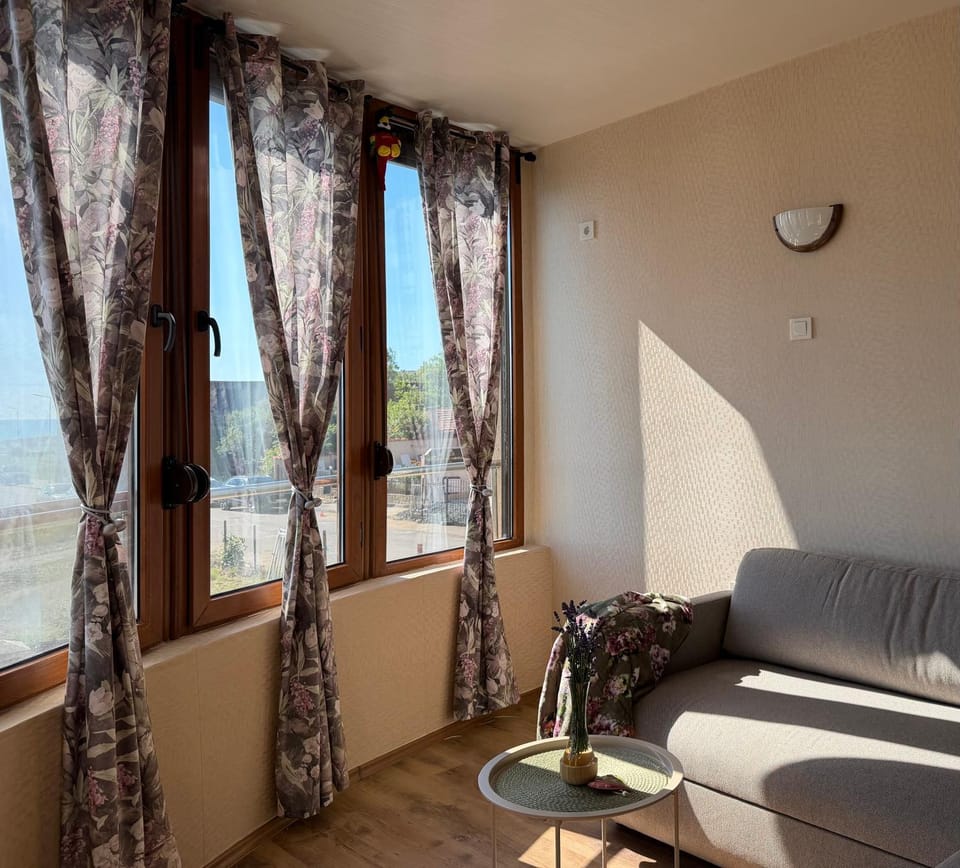 View (from property/room), Living room, Sea view