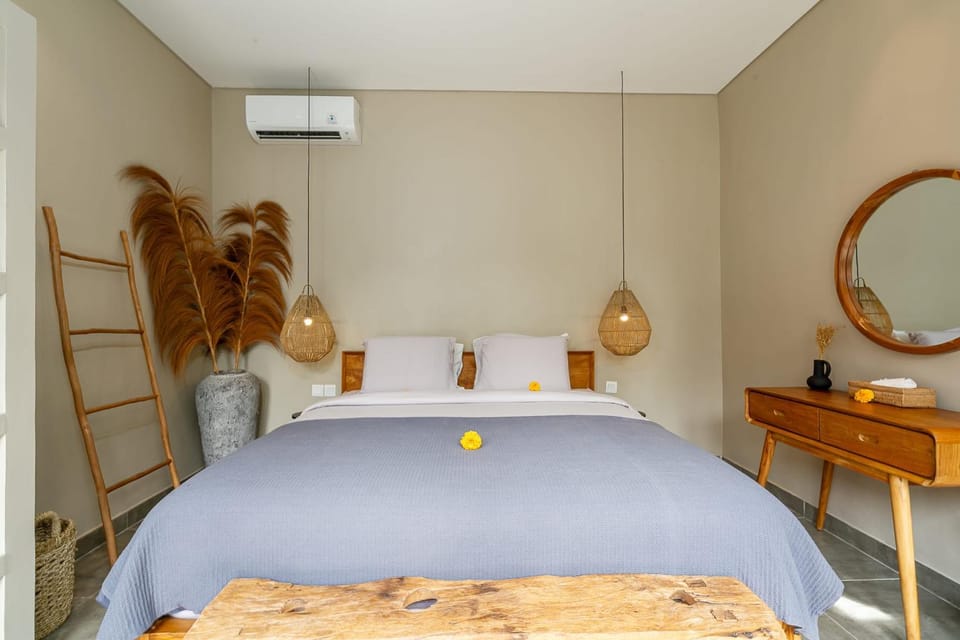 Bed, Photo of the whole room, Bedroom, air conditioner