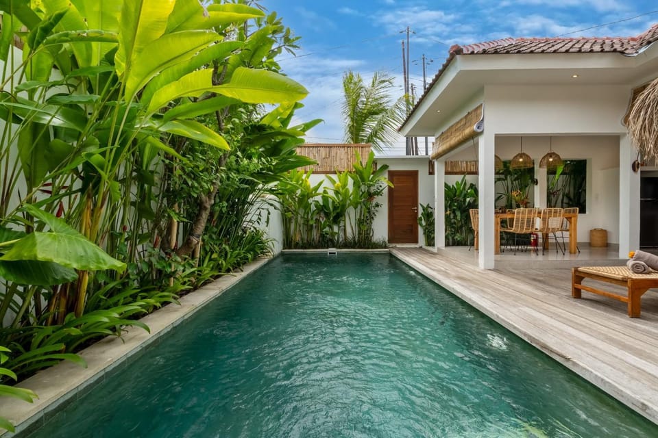 Patio, Day, Garden view, Pool view, Swimming pool, sunbed