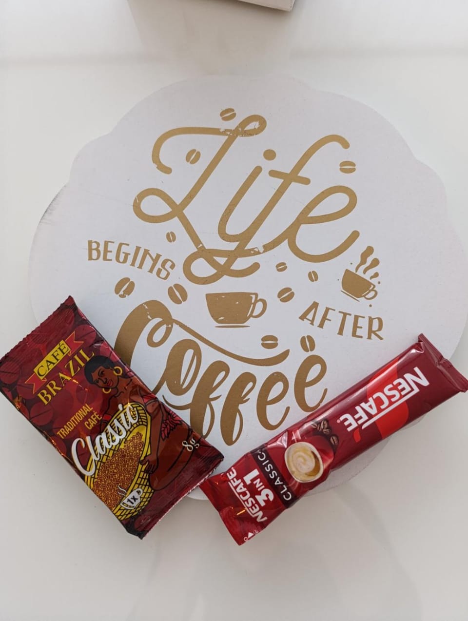 Coffee/tea facilities, Text overlay