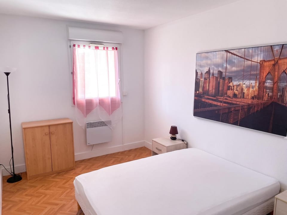 Appartement moderne à Fréjus, 60 m², piscine partagée Apartment in Fréjus