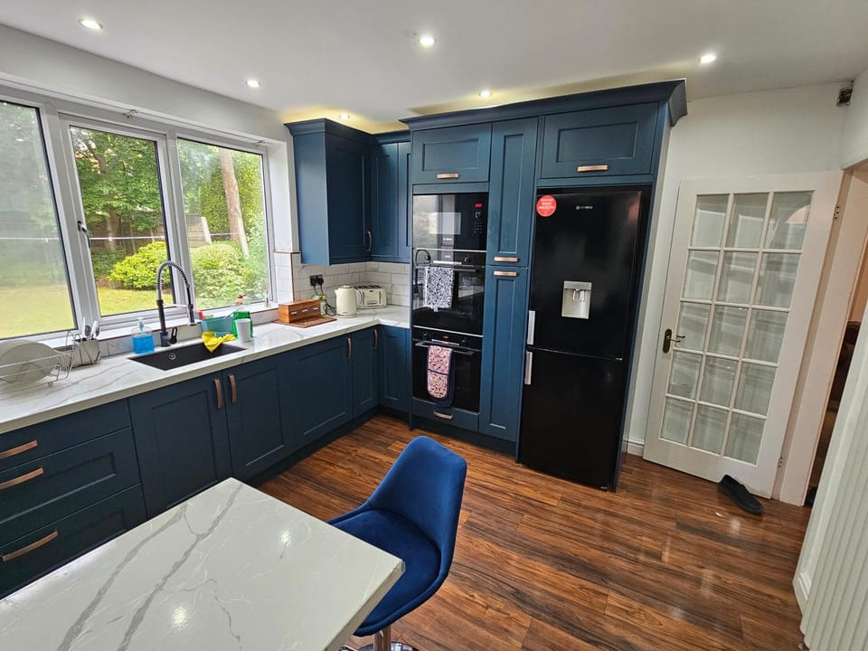4 bed detached house near Manchester Airport Manchester -Cheadle House in England