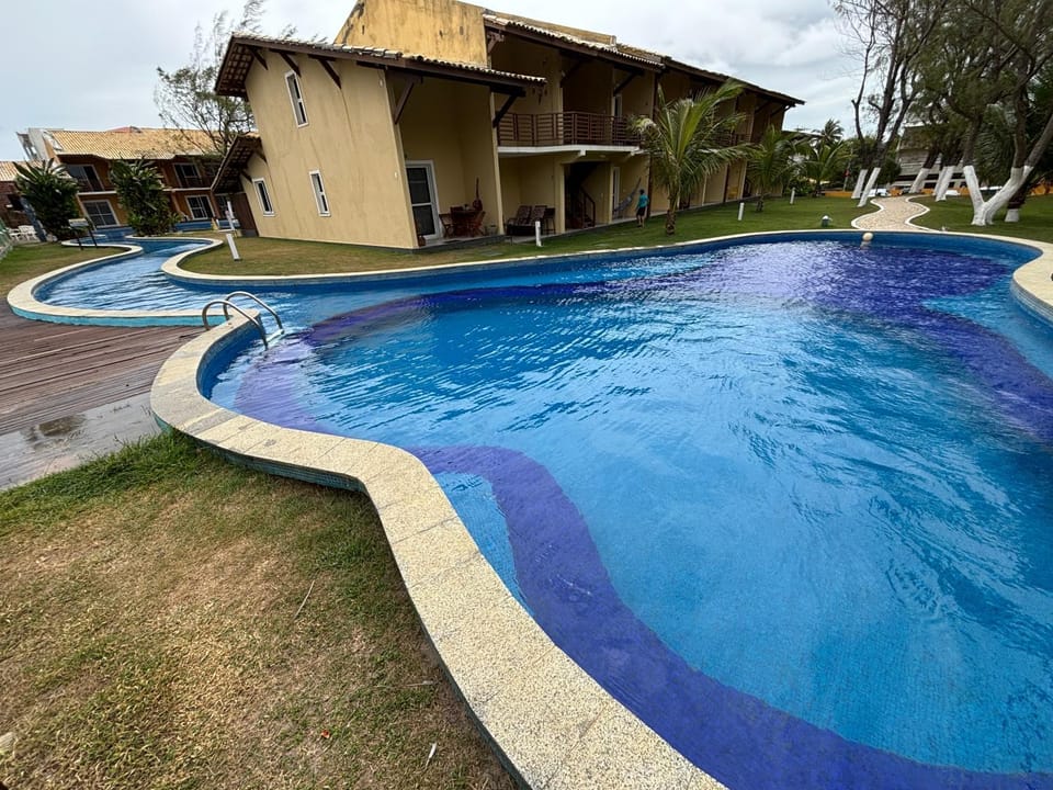 Property building, Day, Pool view, Swimming pool, Swimming pool