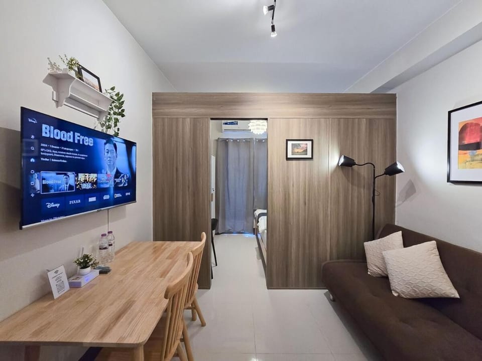 Citispace 1BR Condotel Suite at FAME Residences #FM32B Apartment in Mandaluyong