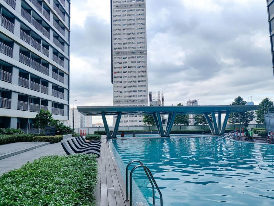 Citispace 1BR Condotel Suite at FAME Residences #FM33B Apartment in Mandaluyong