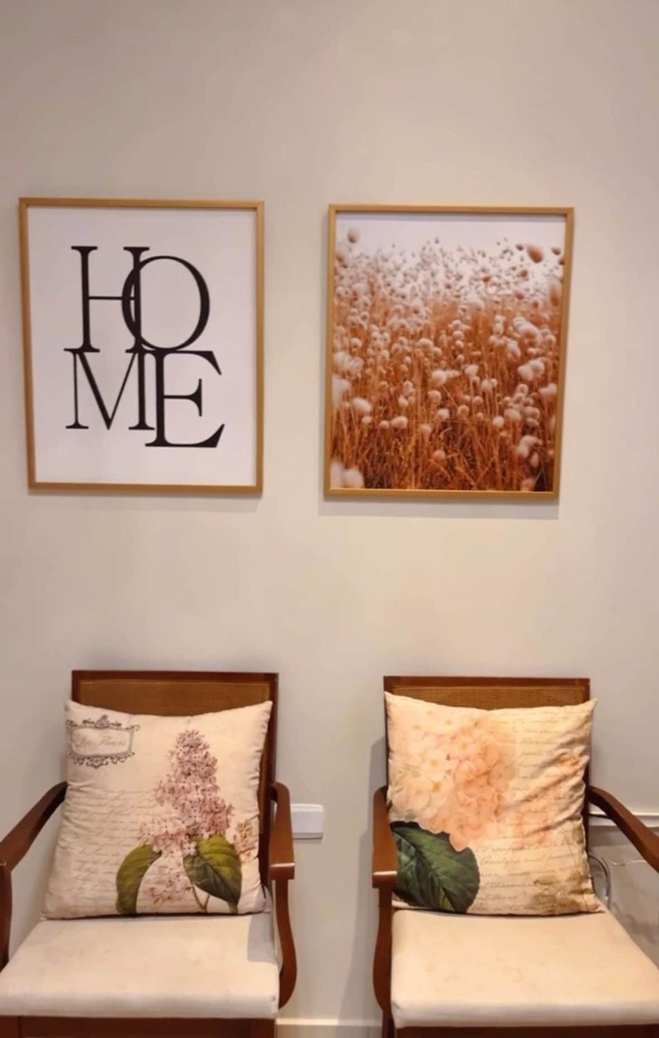 Living room, Decorative detail, Seating area
