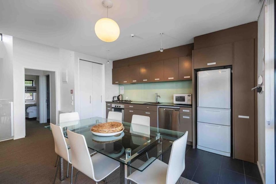 Modern Queenstown Apartment & Great Lake Views!!! Apartment in Queenstown