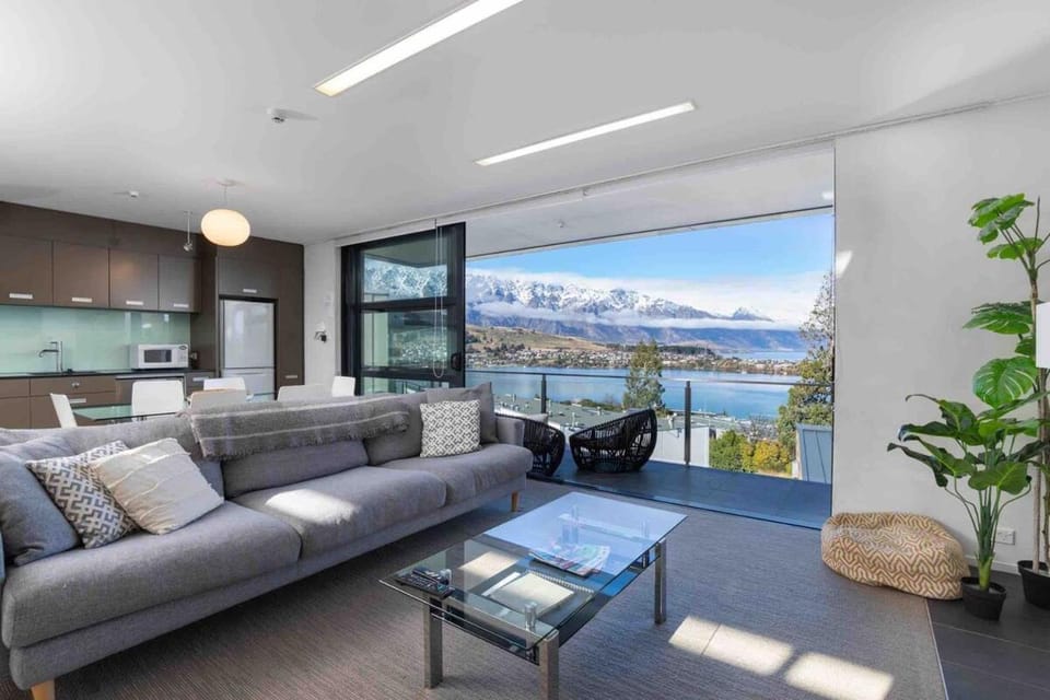 Modern Queenstown Apartment & Great Lake Views!!! Apartment in Queenstown