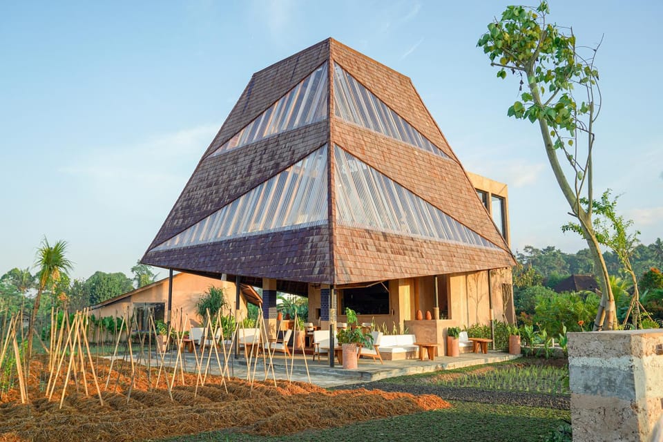 Property building, Restaurant/places to eat
