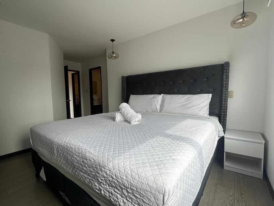 NEO Apartamentos Z10 GT 2 Habitaciones AC Cerca Oakland Place Wifi Gimnasio Parqueo Apartment in Guatemala City