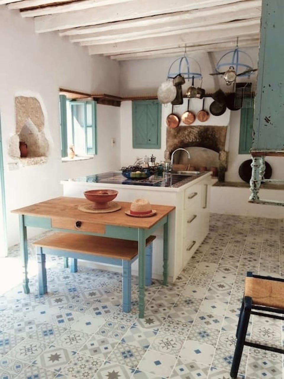 Dining area, kitchen