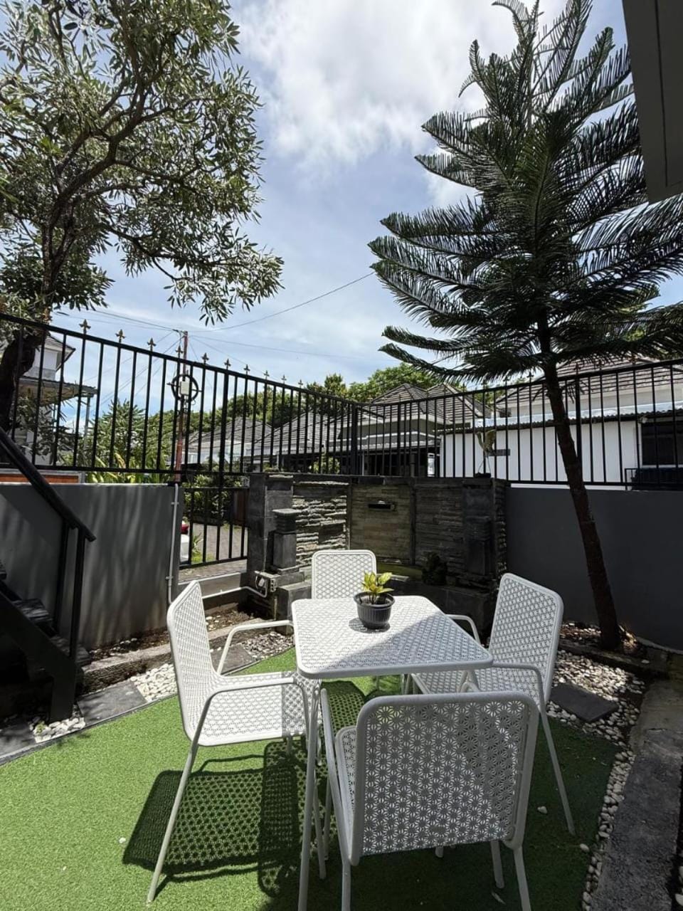 Homestay Bed and Breakfast in Kuta Selatan