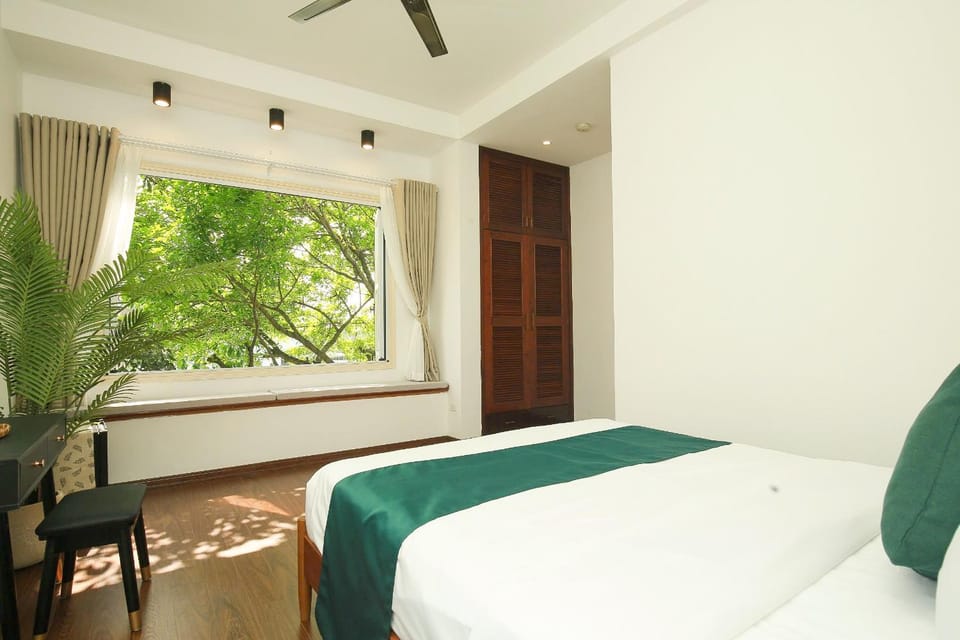 Bed, View (from property/room), Photo of the whole room, Bedroom