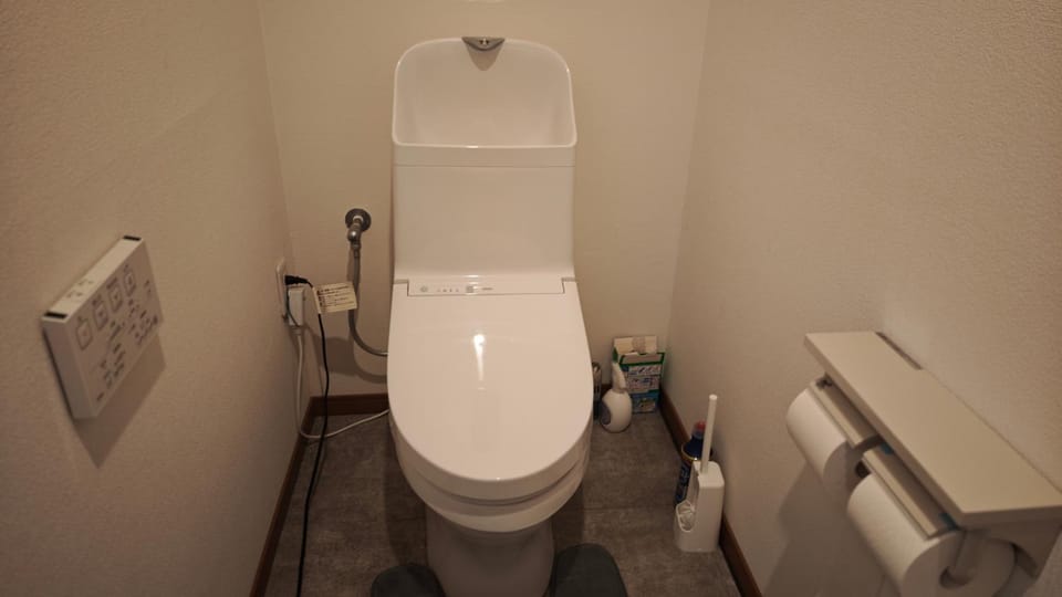 Toilet, Bathroom