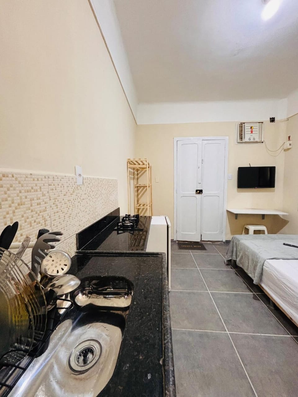 Pequena Suíte Individual 106 Apartment in Rio de Janeiro