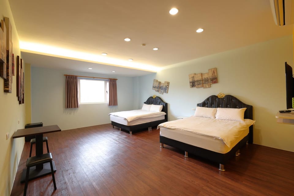 Bed, Photo of the whole room
