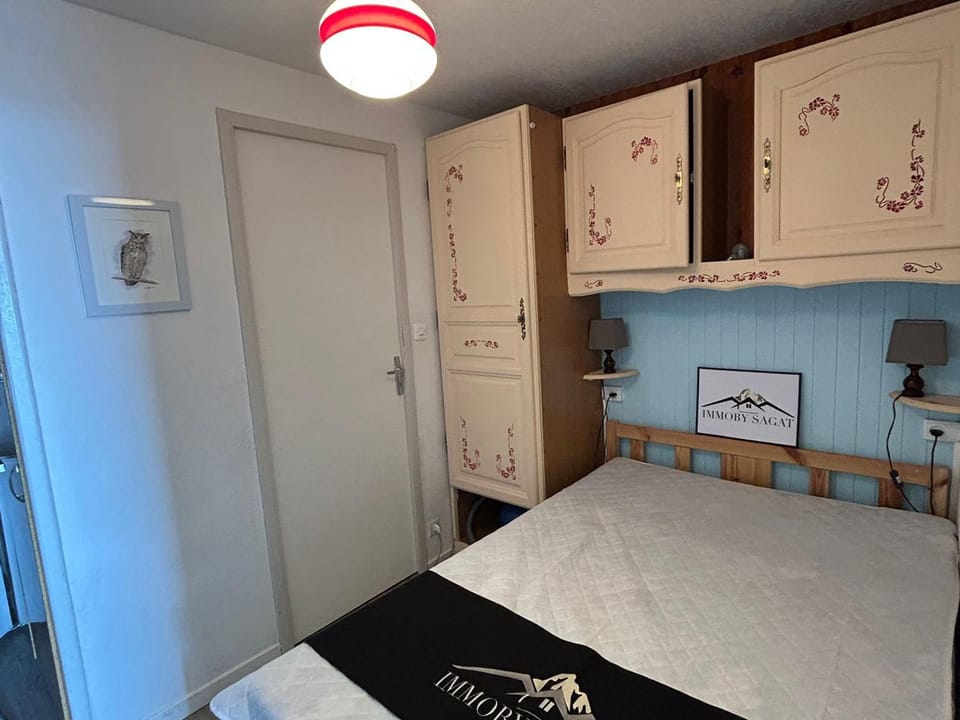 Studio au pied des pistes avec vue imprenable - FR-1-814-138 Apartment in Besse-et-Saint-Anastaise