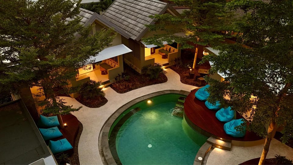 Garden, Swimming pool