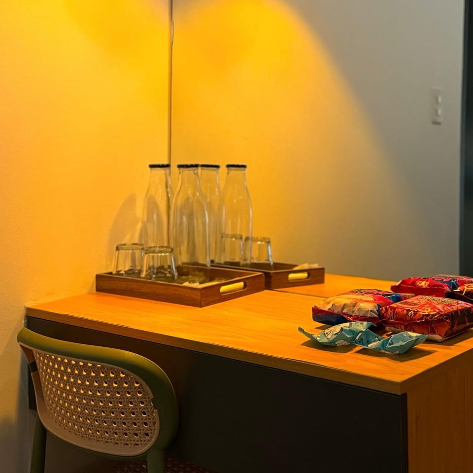 Coffee/tea facilities, Food and drinks