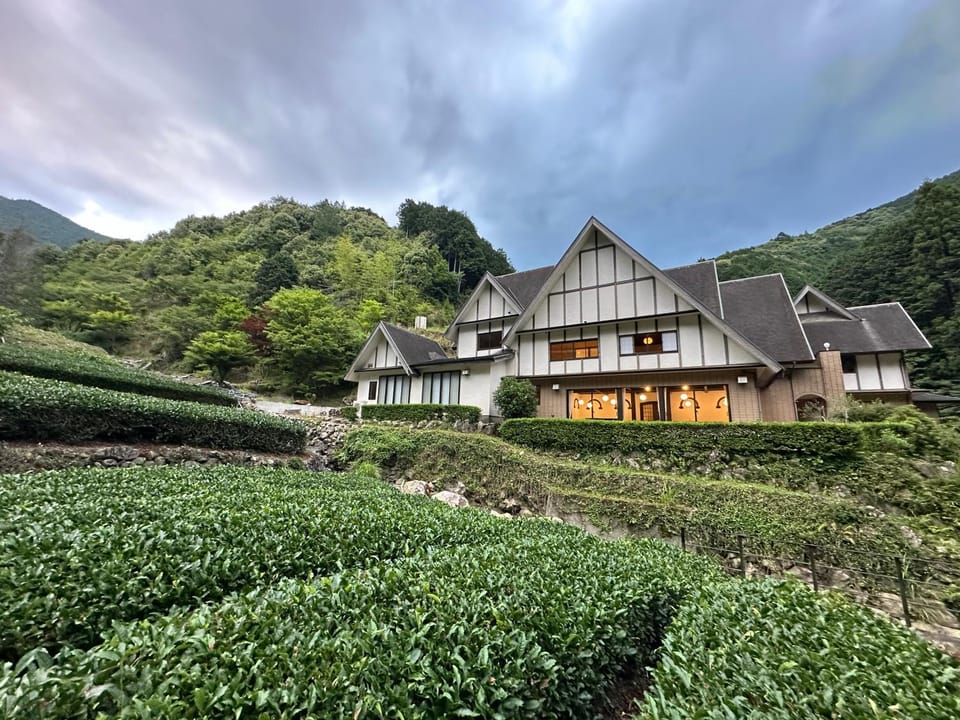 Property building, Natural landscape, Garden, Garden view, Mountain view
