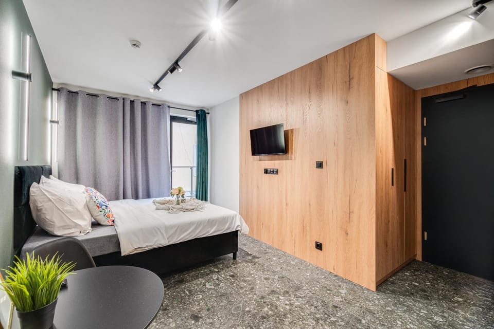 Bed, TV and multimedia, Photo of the whole room, Evening entertainment, Bedroom