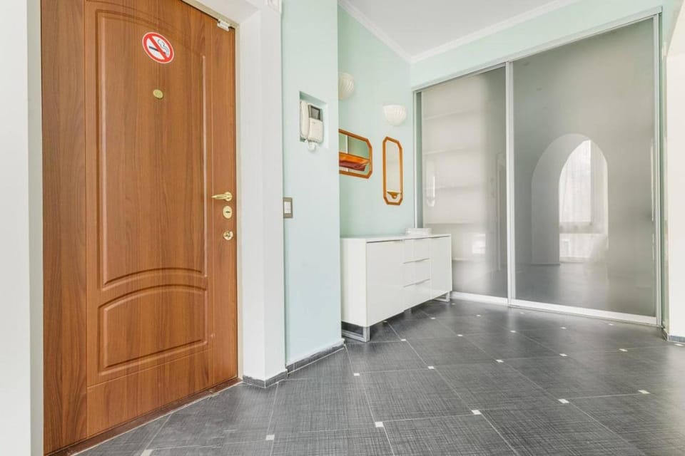 17 Deribasivska 4-room Apartment Apartment in Odessa