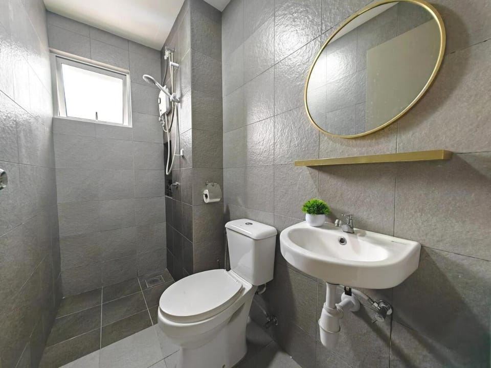 Ostia New Designer Spacious 4 BR w Netflix & Wifi Apartment in Negeri Sembilan, Malaysia