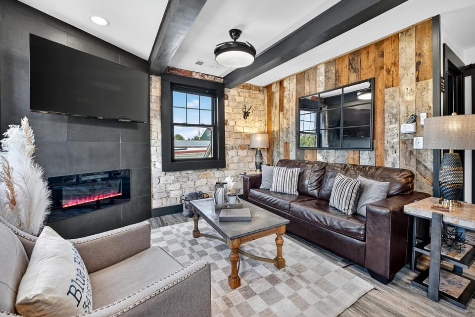TV and multimedia, Seating area, Evening entertainment