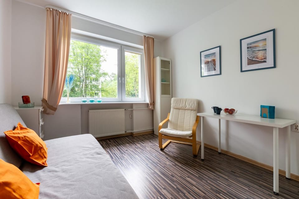 Bed, Living room, Photo of the whole room, Seating area, Bedroom