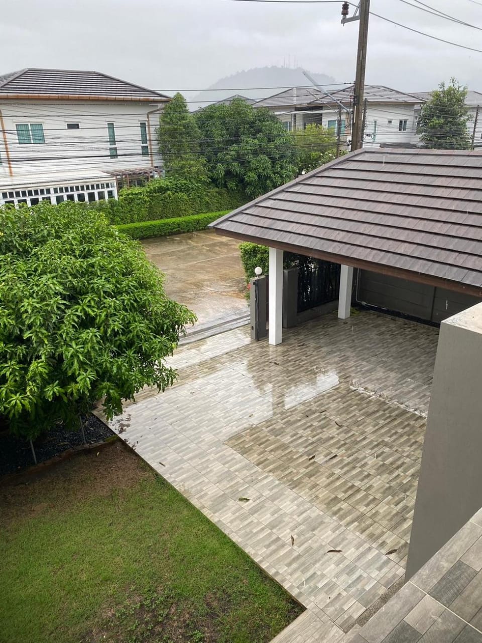Property building, Patio, Day, Neighbourhood, Garden, Banquet/Function facilities, Garden view, Street view, Inner courtyard view, Parking