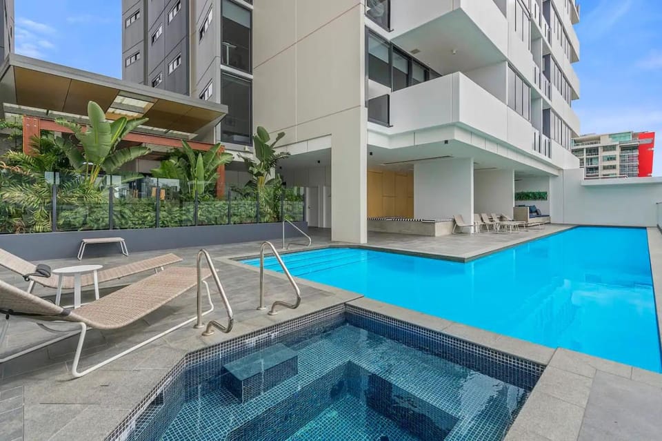 Stylish Southbank Apt with Pool, Spa, Gym & Parking Apartment in Brisbane City