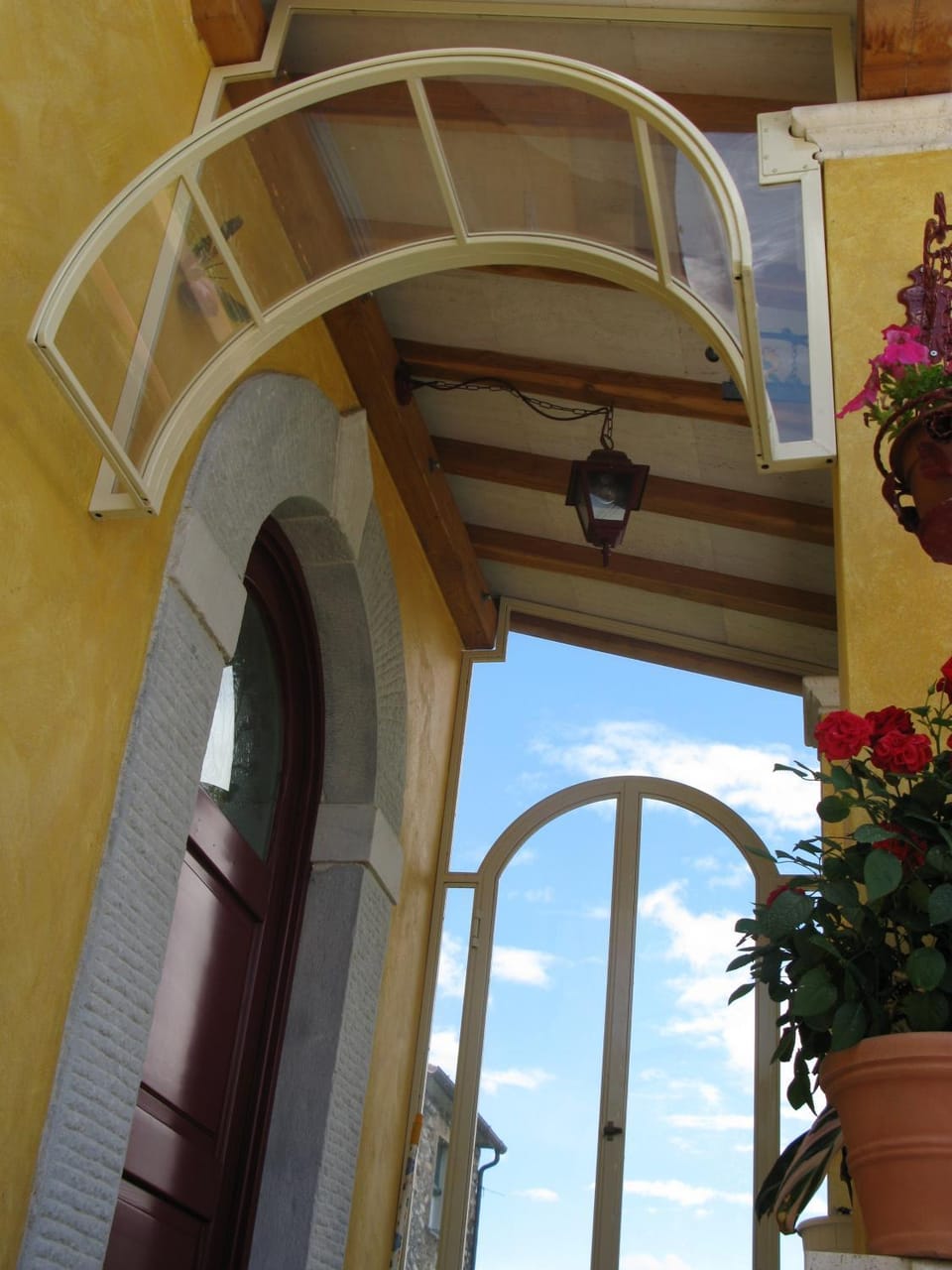 Facade/entrance