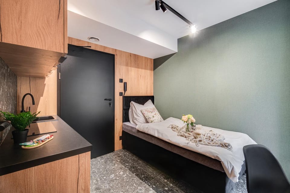 Bed, Kitchen or kitchenette, Photo of the whole room, Bedroom, wardrobe