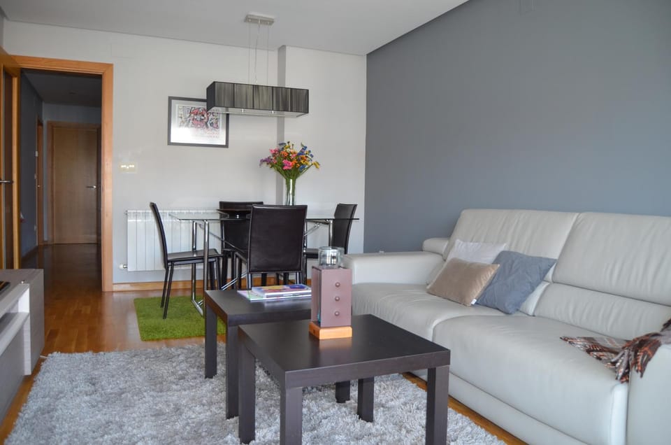 Communal lounge/ TV room, Living room, Dining area