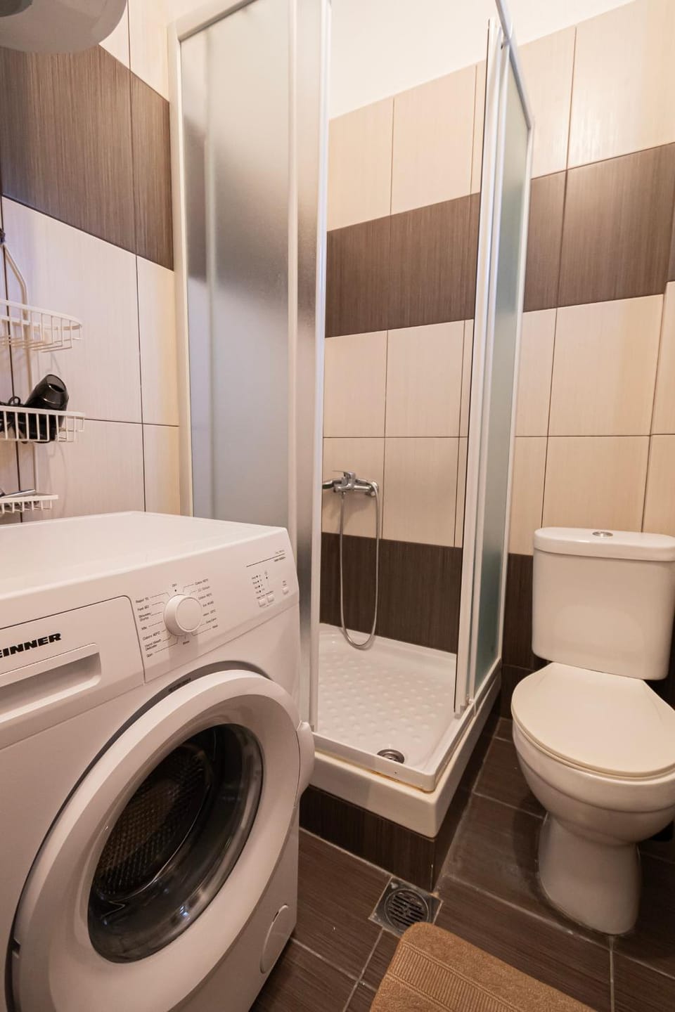 Bathroom, washing machine