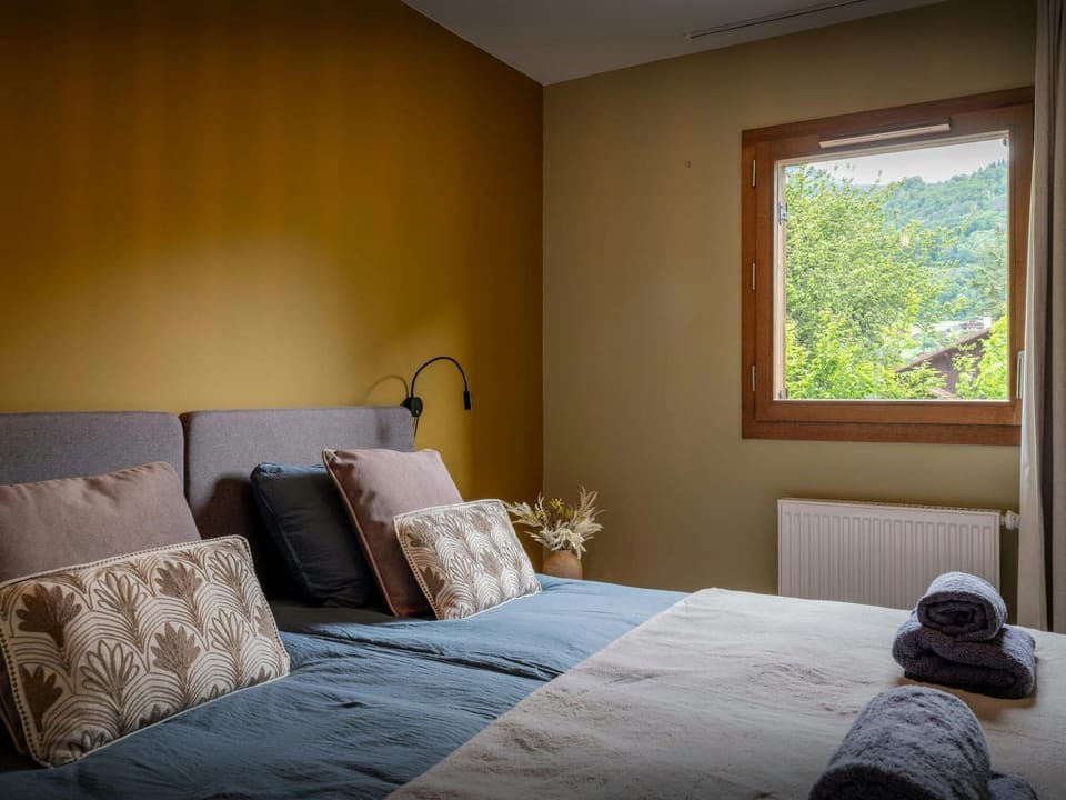 Bed, Bedroom