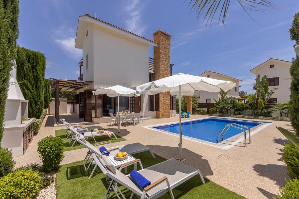Garden, Pool view, Swimming pool, sunbed