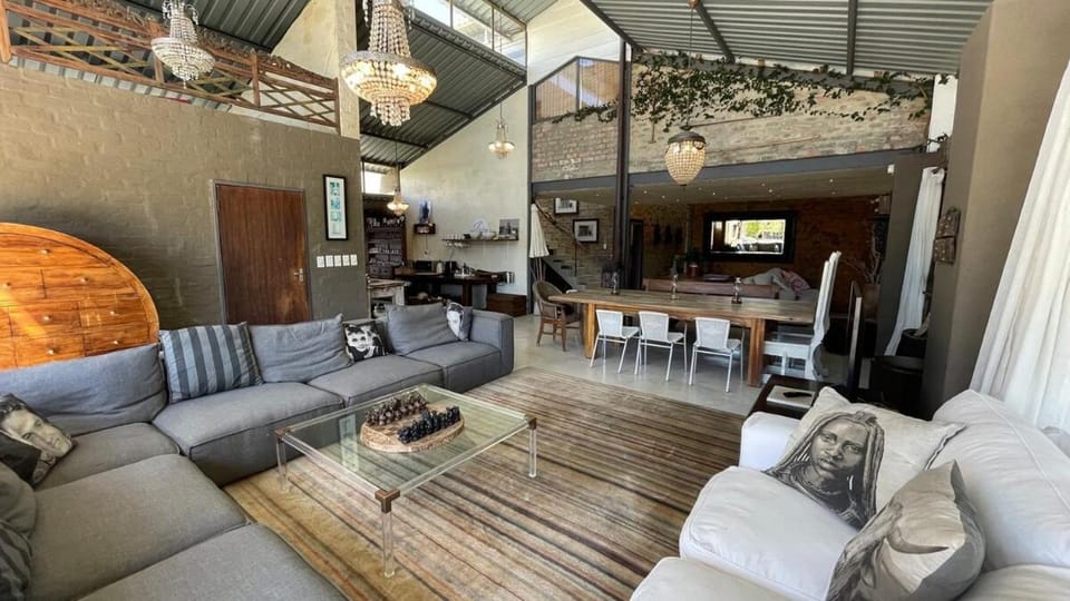 Communal lounge/ TV room, TV and multimedia, Living room, Seating area