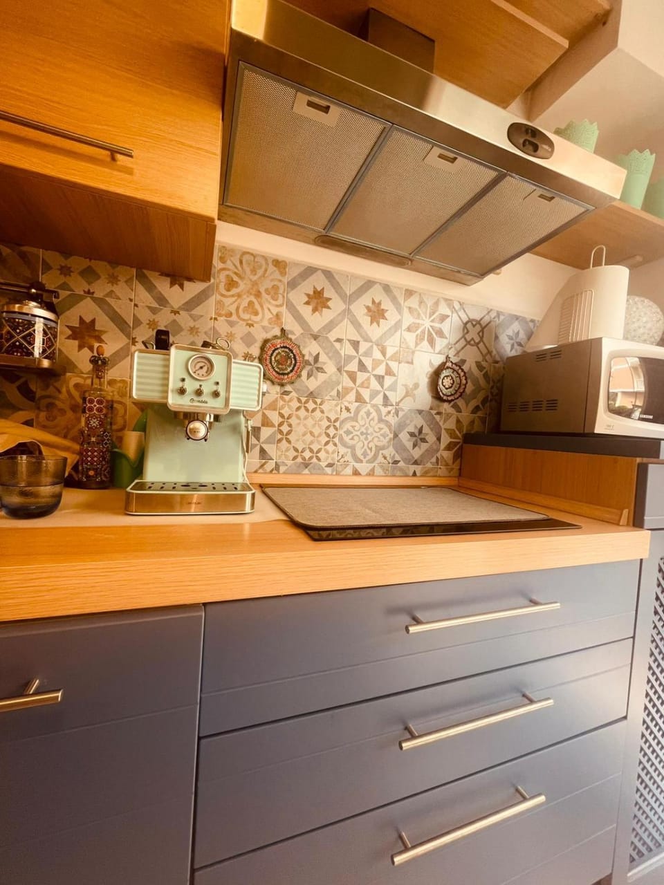 Kitchen or kitchenette, kitchen
